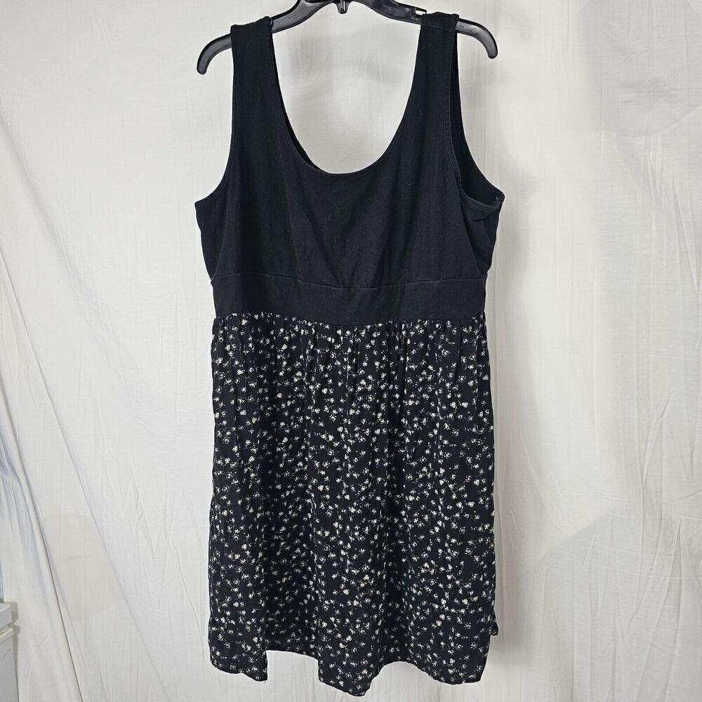 Torrid Ditsy Black Floral Women's Plus Size 2 2X Skater Dress Black